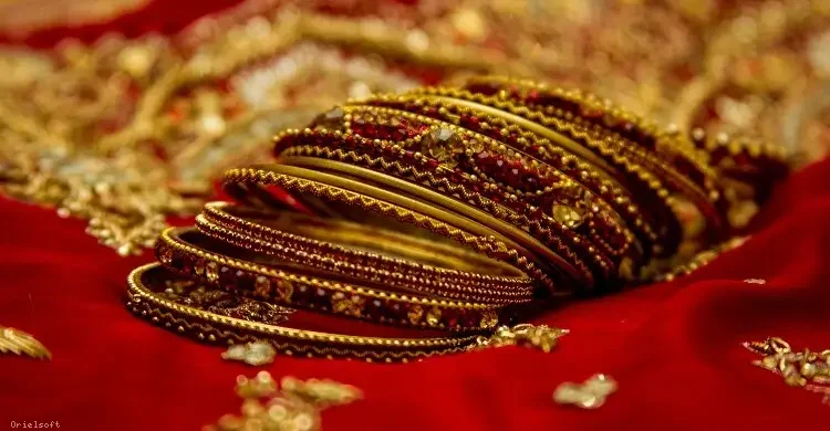 বিয়ের পর নারীরা চুড়ি না পরলে কি স্বামীর অমঙ্গল হয়?