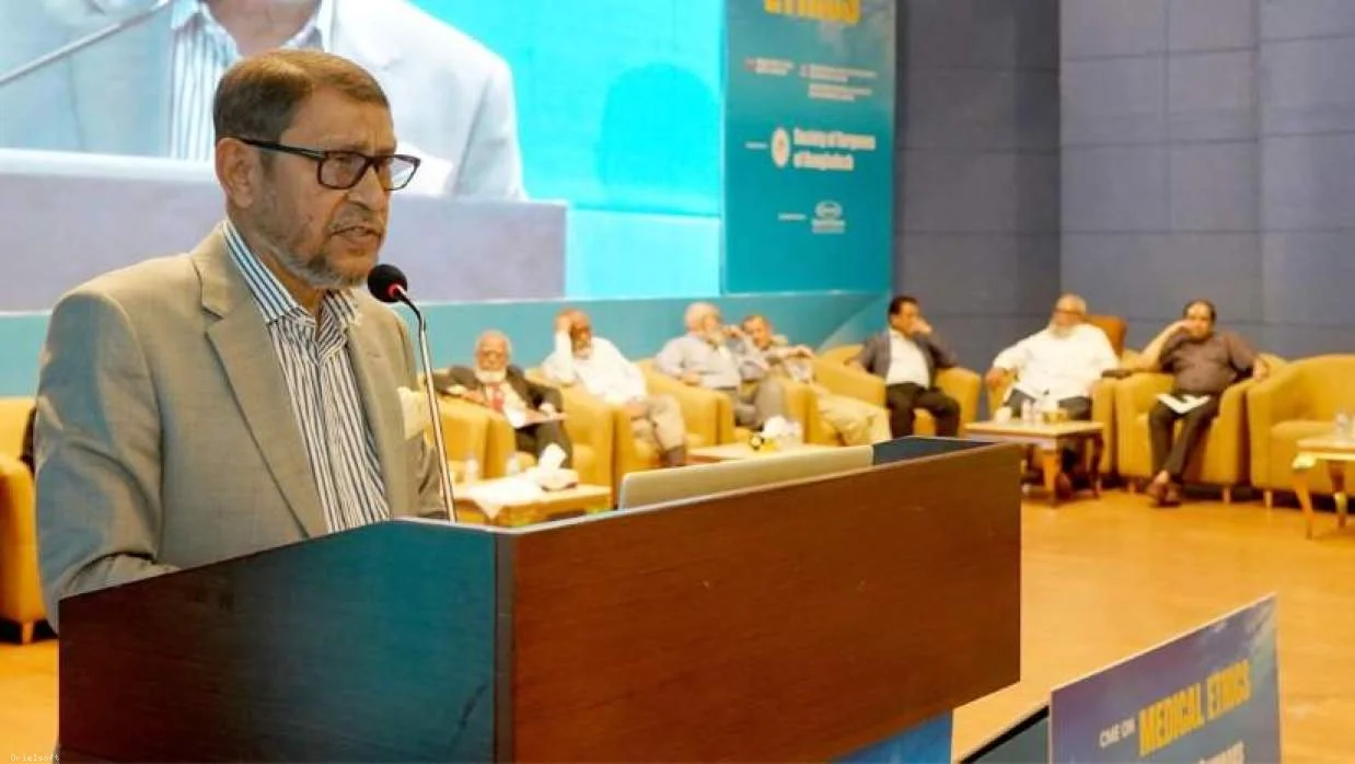 স্বাস্থ্যমন্ত্রী সরদার মো. সাখাওয়াত হোসেন বলেছেন, রামেক পরিচালককে ফাঁসিকাষ্ঠে চড়ানো উচিত। আপনিও কি তা-ই মনে করেন?